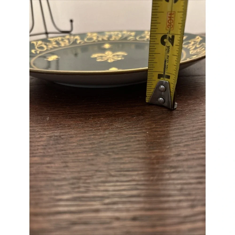 Fluer‎ de Lis plate by Andrea Sadek dark green Gold Decorative 10
